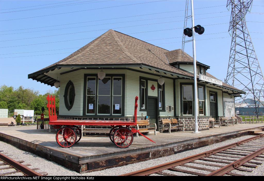 Burlington Junction GT Depot